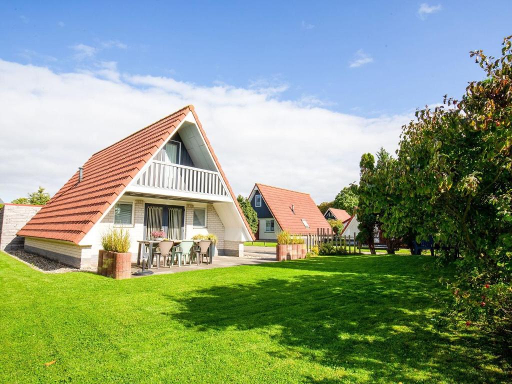 Modern Holiday Home in Friesland by the Lake photo 4