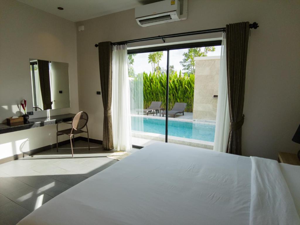Toledo Pool Villa photo 2