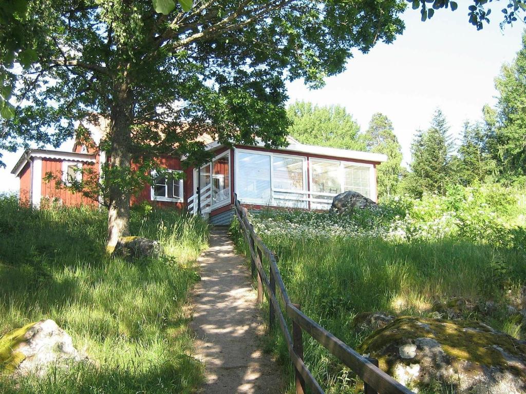 Four-Bedroom Holiday home in Åtvidaberg photo 4