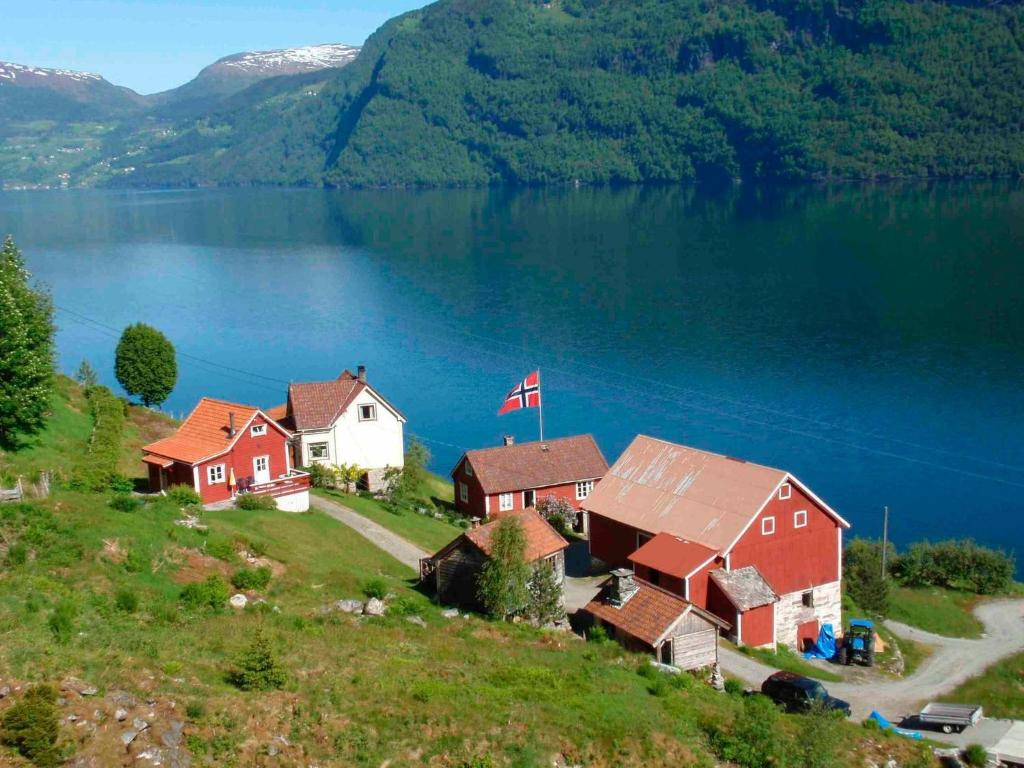 Two-Bedroom Holiday home in Utvik 1 photo 2