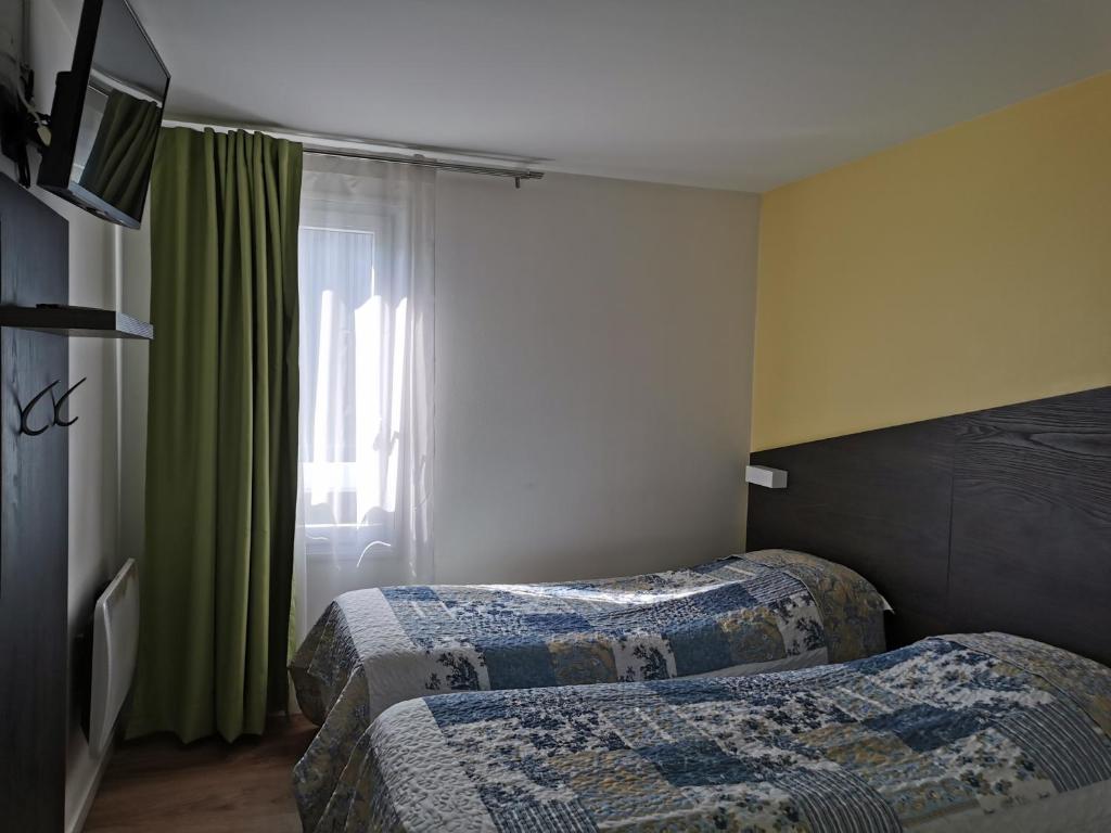 FASTHOTEL PARIS OUEST BOUAFLE Room Type - Twin Room