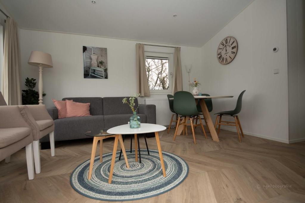 Chalets op Minicamping Dorpszicht photo 4