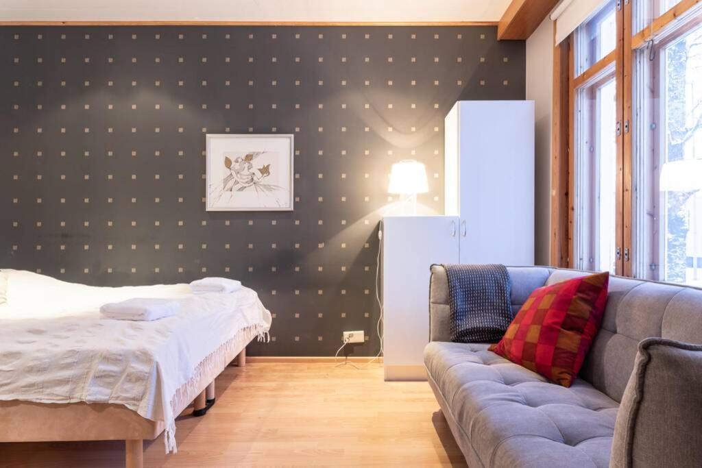 Cozy 1 Br Apt and Free parking by the Railway station photo 2