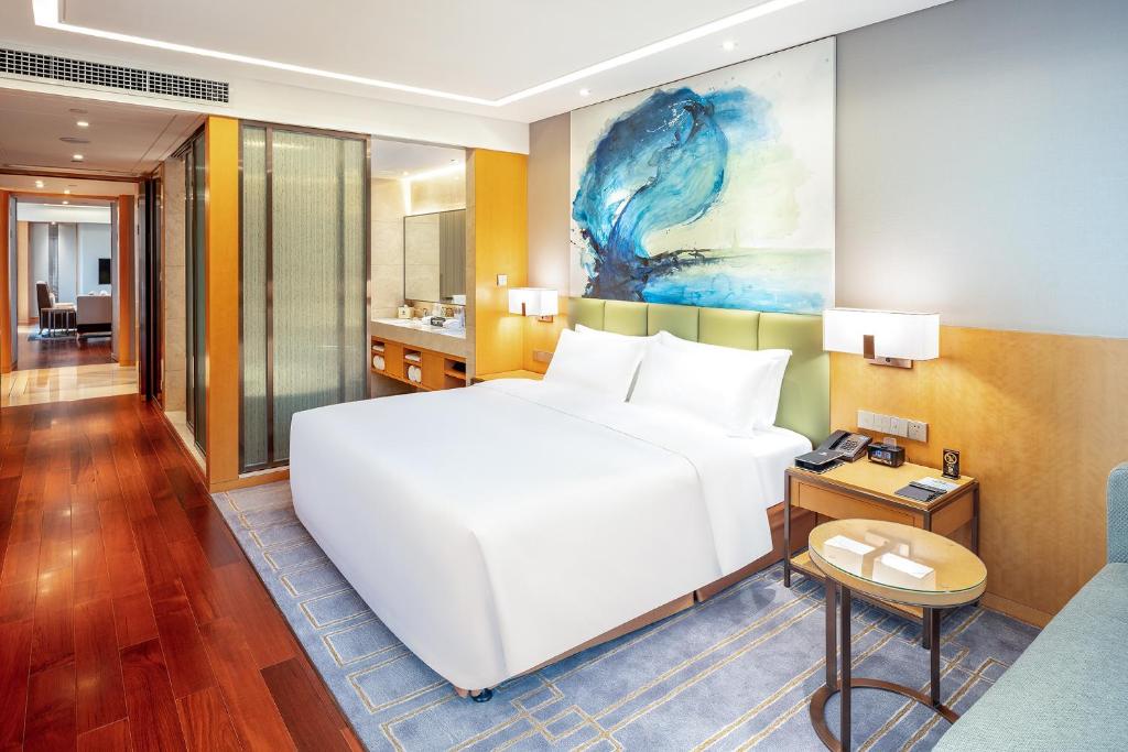 Holiday Inn Neijiang Riverside, an IHG Hotel photo 1