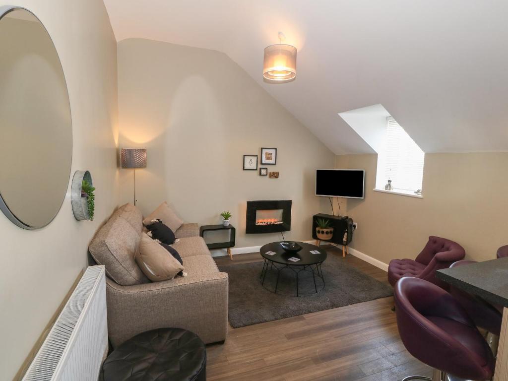 Tan Bryn 2 photo 2