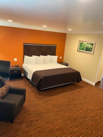 Convention Center Inn & Suites photo 2