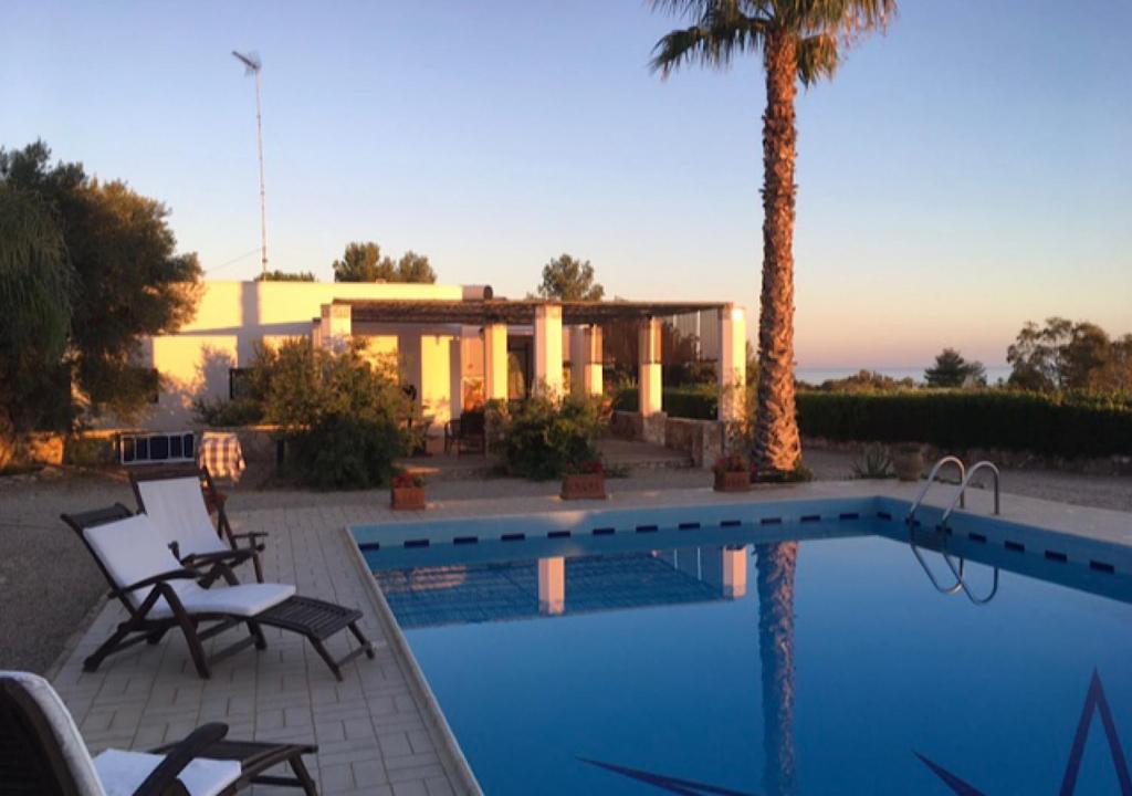 Villa panoramica con piscina photo 2