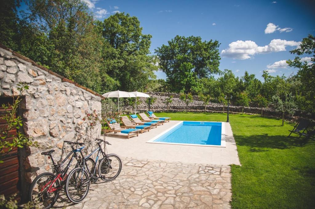 Village Villa „ M „
