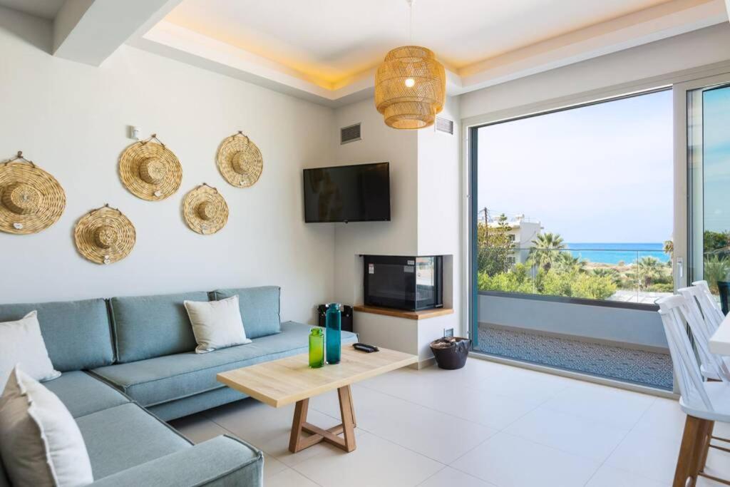 Adelhome - Sea view & walking distance to beach! photo 1