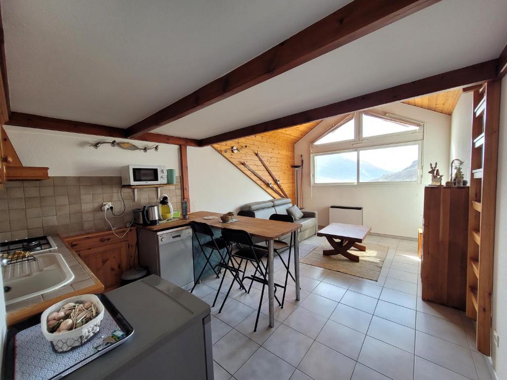 Agréable T3 mezzanine jusqu'à 5 personnes photo 1