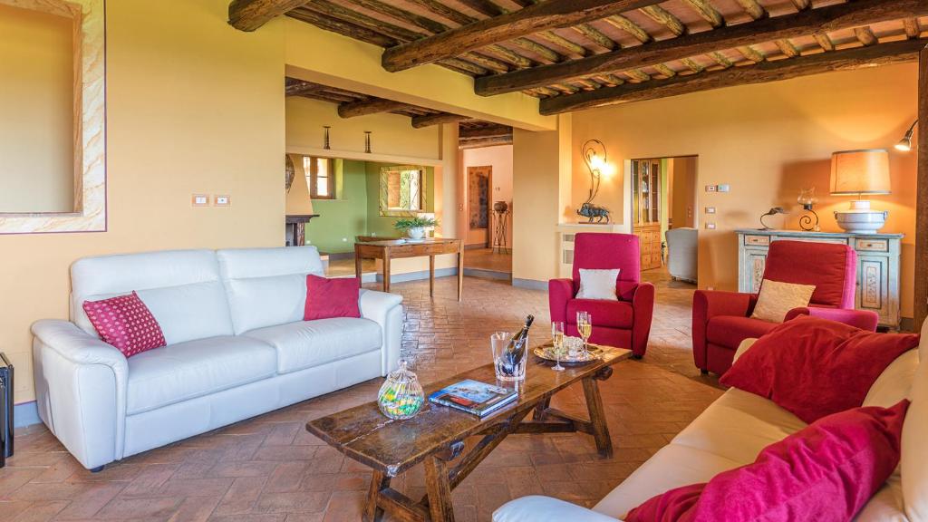 VILLA IL FORAMASSO 10&2, Emma Villas