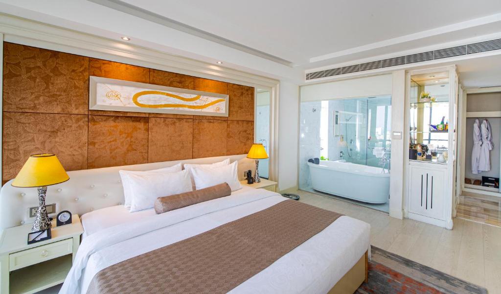 Двухместный (Двухместный полулюкс с 1 кроватью, вид на реку), Brilliant Hotel