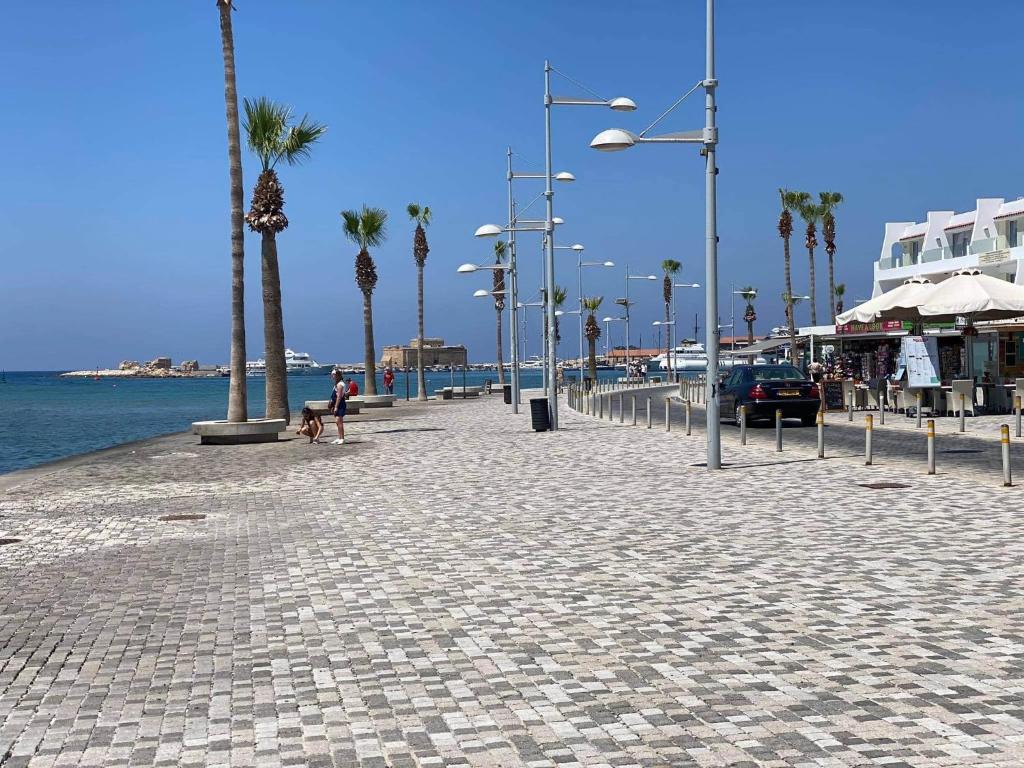 Beachside Apartment in Kato Paphos Lighthouse 81 photo 1