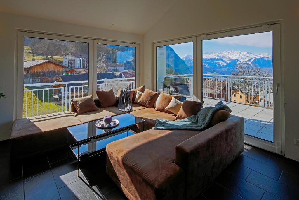 Modern and cosy 5 rooms penthouse with stunning view photo 2