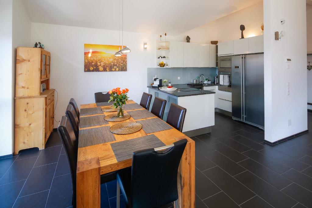 Modern and cosy 5 rooms penthouse with stunning view photo 4