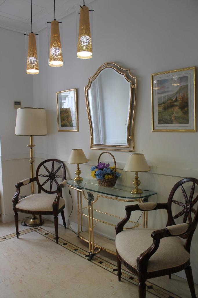 Hostal Alfaro photo 1