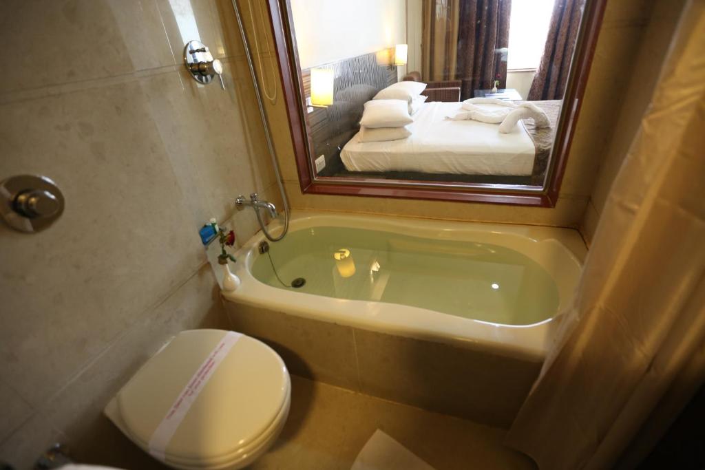 SilverCloud Hotel and Banquets photo 4