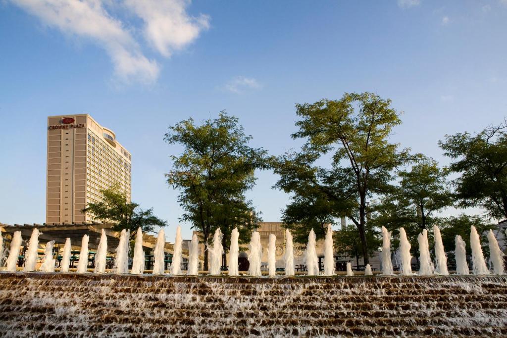 Crowne Plaza Kansas City Downtown, an IHG Hotel photo 4