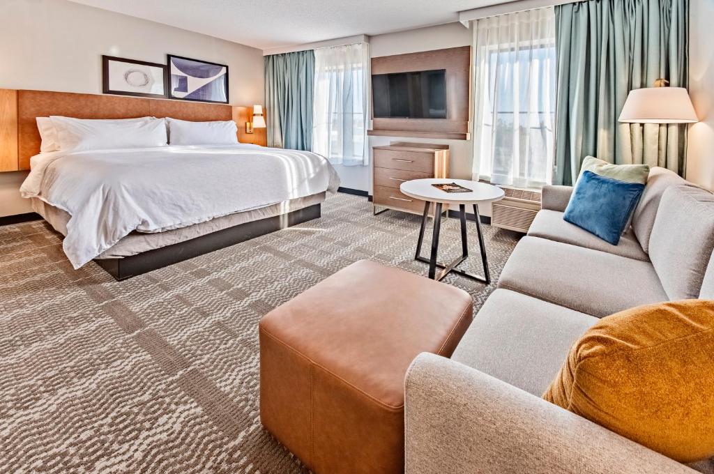 Staybridge Suites - Cedar Rapids North, an IHG Hotel photo 4