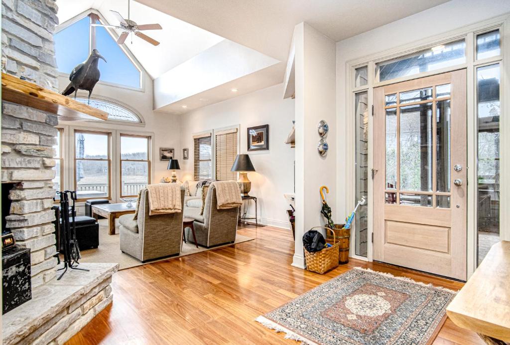 Harbor House photo 4