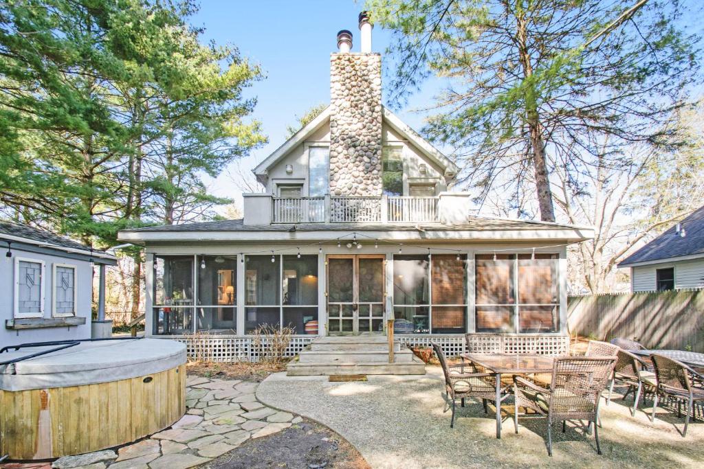 Berrien Street Beach House photo 2
