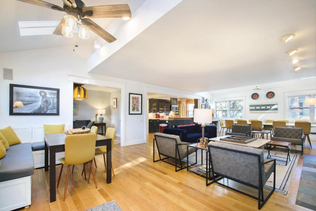 Berrien Street Beach House photo 3
