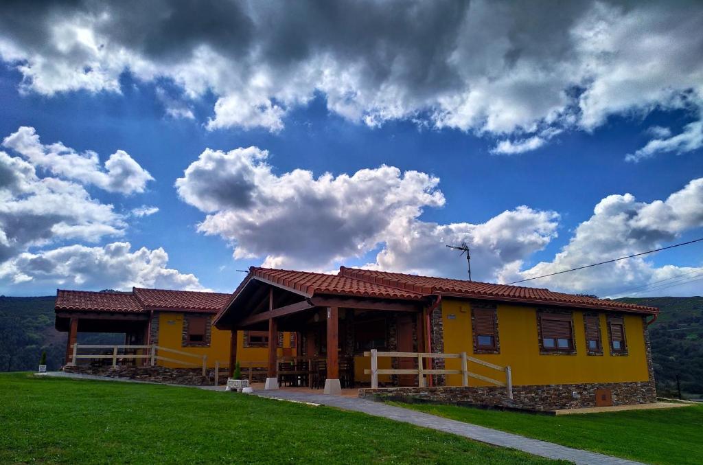 Apartamentos El Prau photo 2