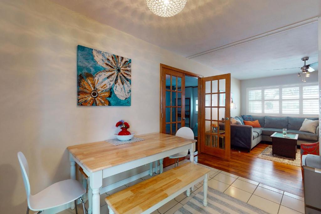Stone's Throw Cottage photo 1