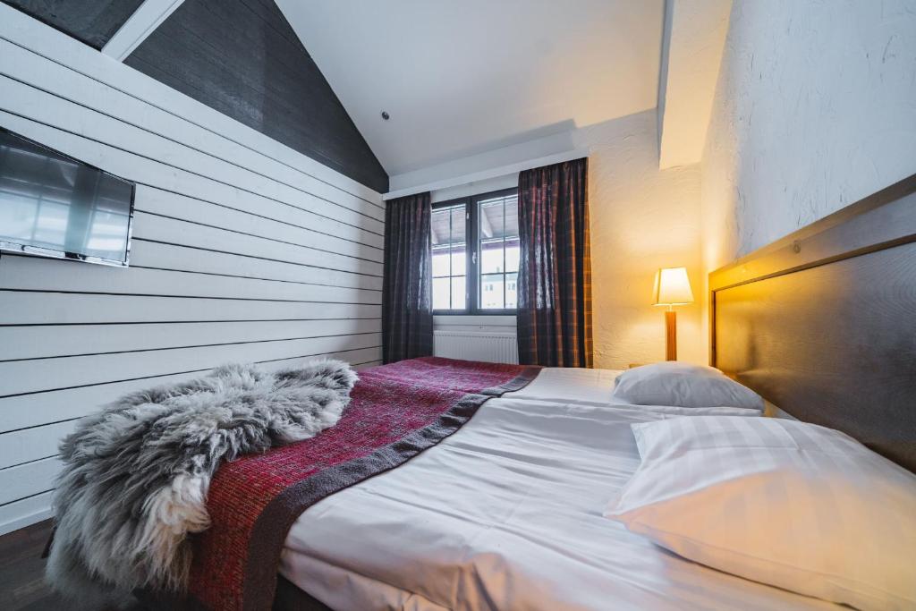 Vietti Suites - Tap to explore photos