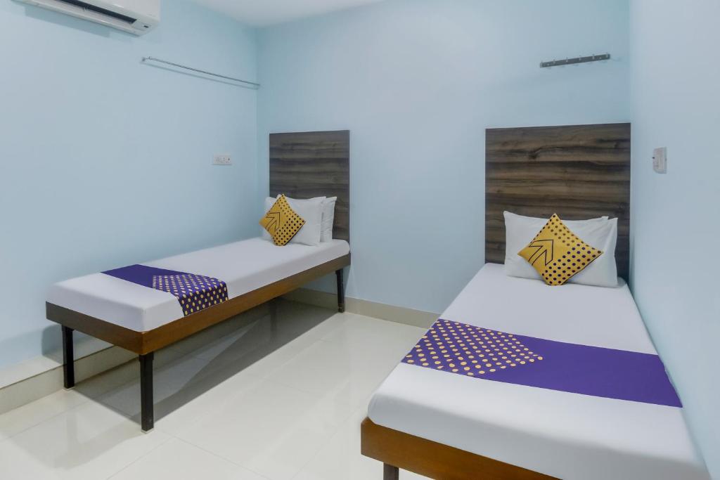Трехместный (Представительский трехместный номер), Hotel Sunny