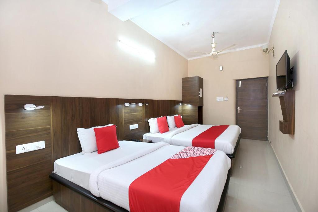 Двухместный (Номер с кроватью размера «king-size»), OYO 7676 Golden Sunrise Inn