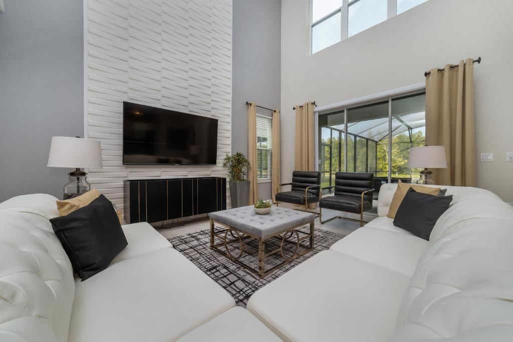 Villa W/private Pool &themed Rooms, Near Disney! image