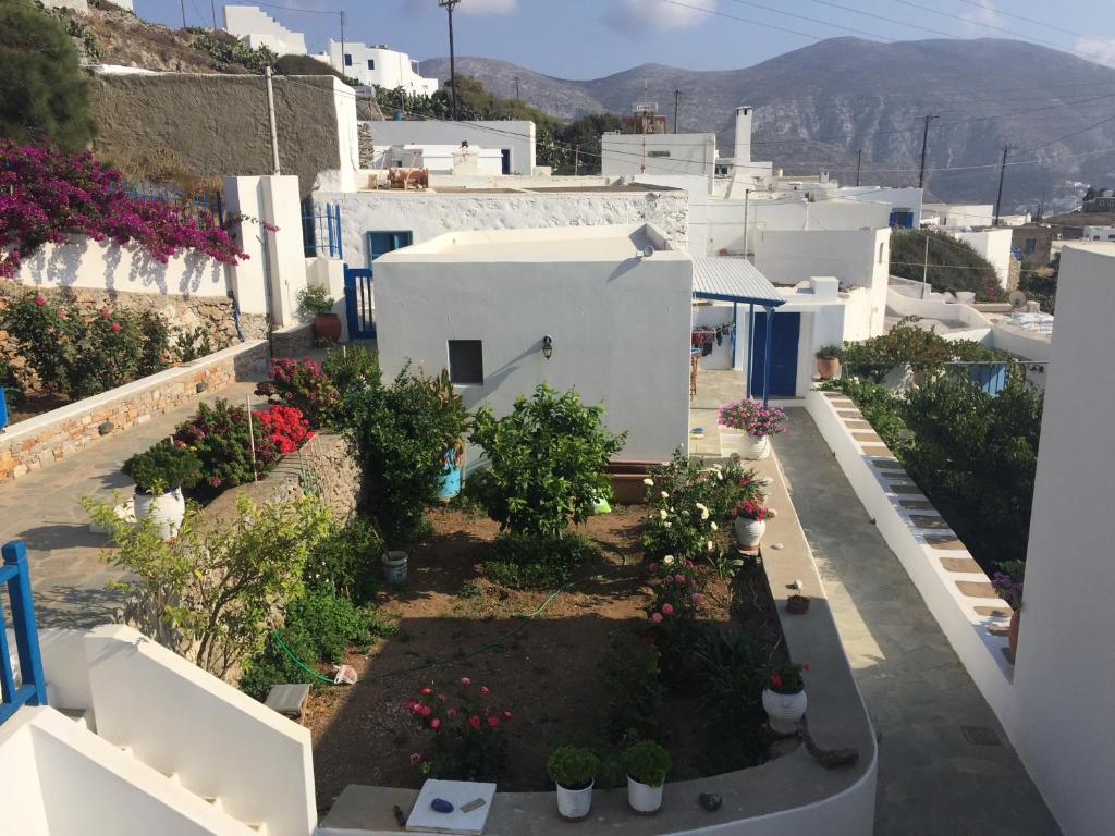 Cycladic house in rural surrounding 2 photo 2
