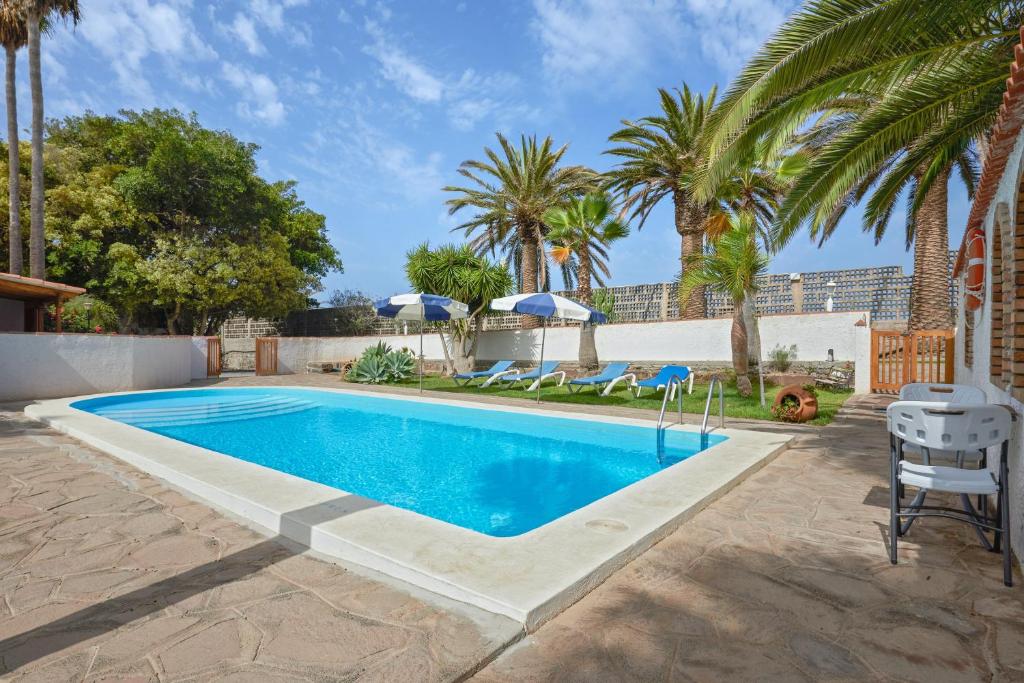2 bedrooms house with shared pool enclosed garden and wifi at Buenavista del Norte 1 km away from the beach photo 1