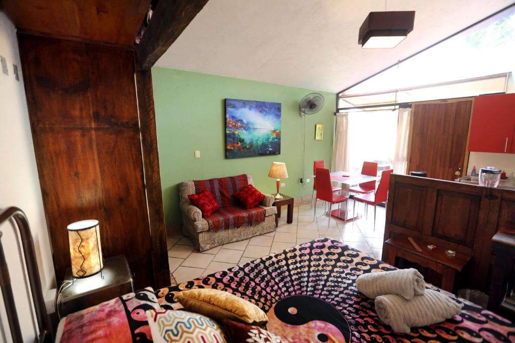 Majikal B&B - Jacaranda photo 4