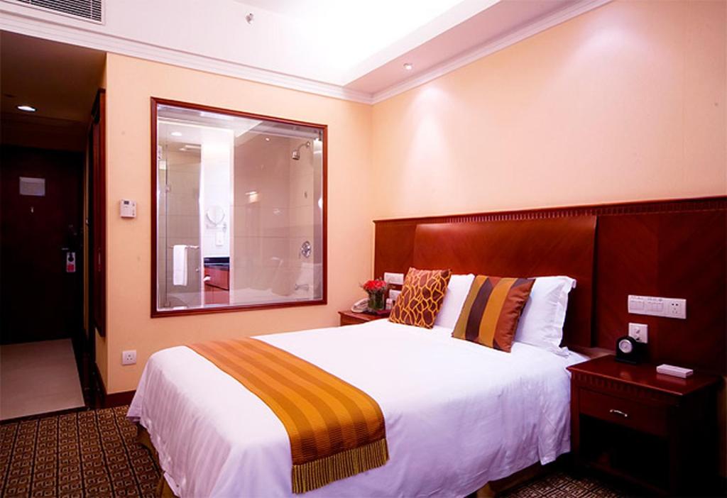 Двухместный (Представительский номер с кроватью размера «queen-size»), Ramada Pearl Hotel Guangzhou