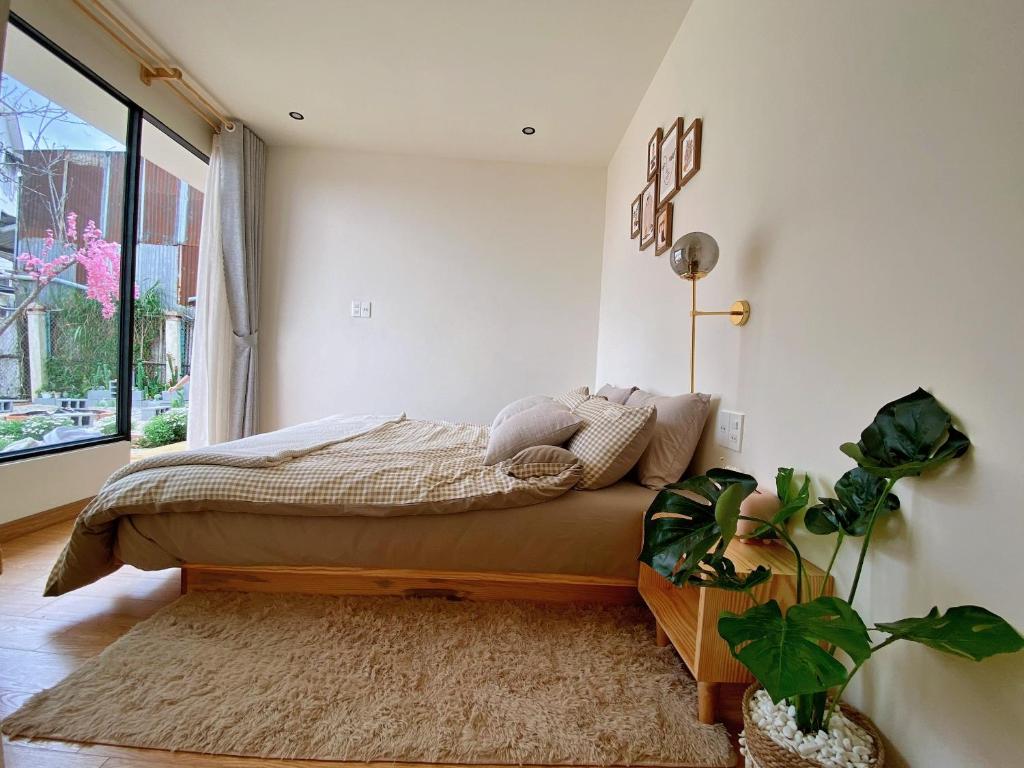 Ngày Tháng 5 - MayDay