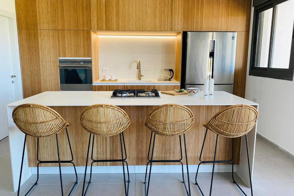 4 Bedroom Beach Apartment with Stunning Views photo 4