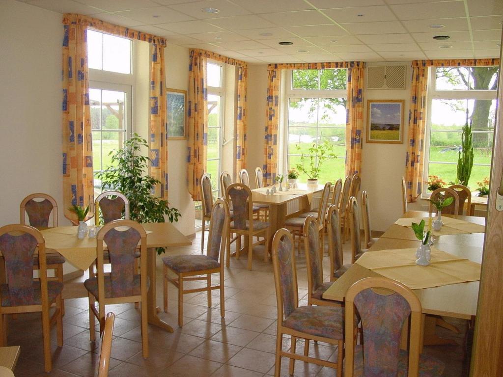 Landhotel Am Peetscher See photo 2