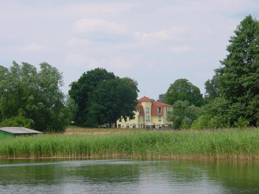 Landhotel Am Peetscher See photo 4