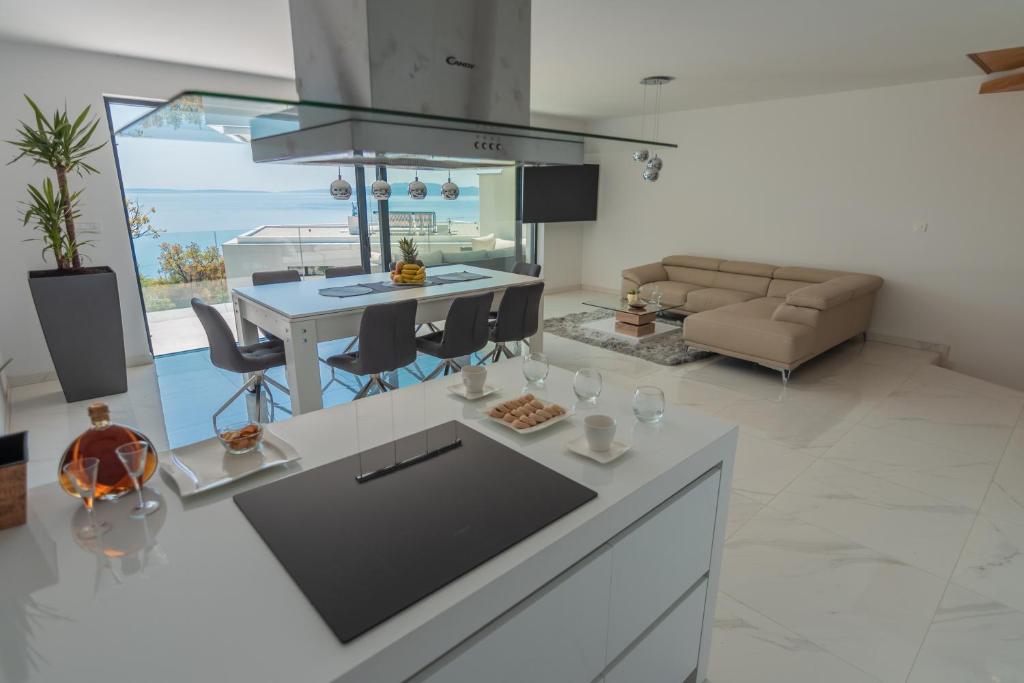 Villa The Boat with ROOFTOP POOL photo 4