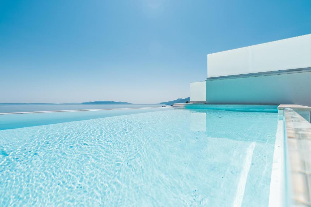 Villa The Boat with ROOFTOP POOL photo 1