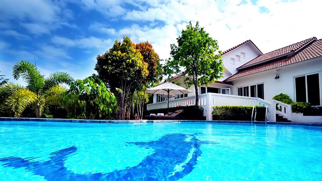 Вилла (Вилла с 4 спальнями и бассейном), Vietstar Resort & Spa