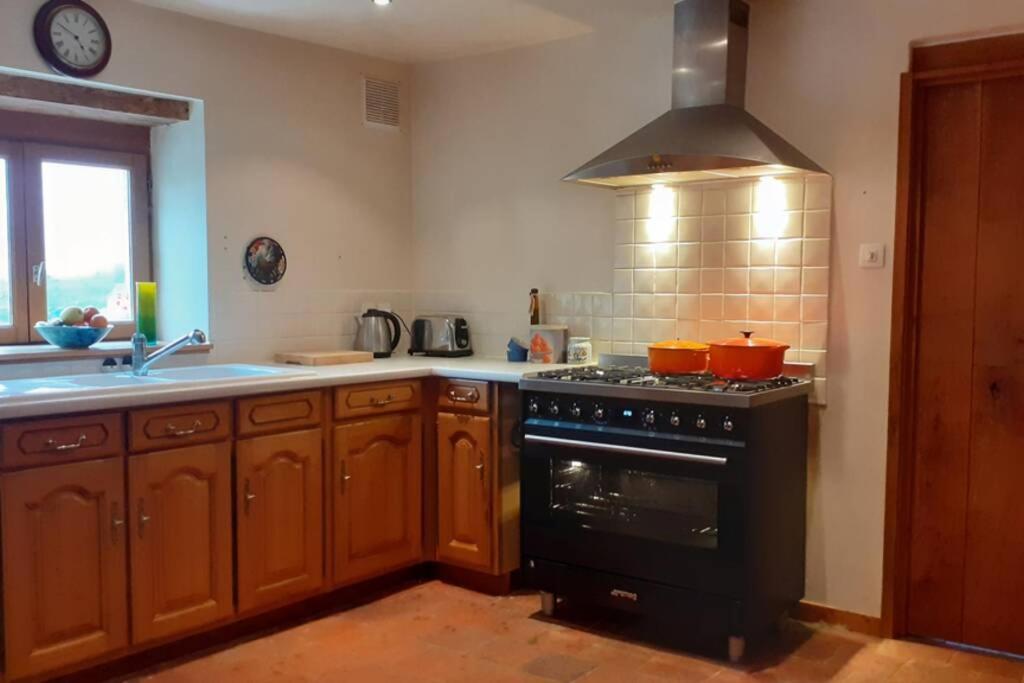 Private farmhouse for six in the countryside photo 2