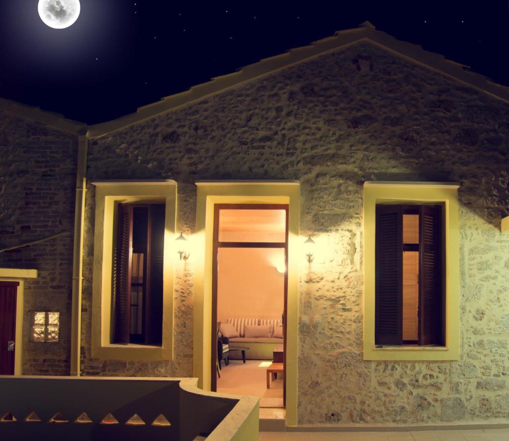 Porto Enetiko Suites - Tap to explore photos