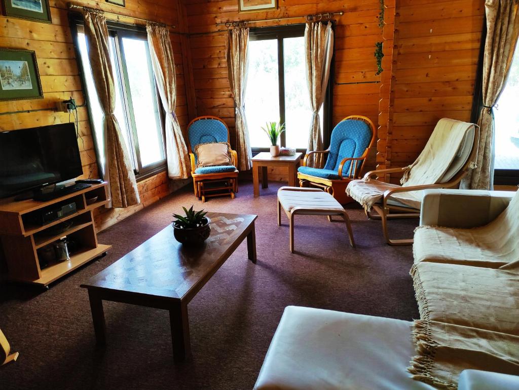 The Cosy Mountain Cabin with Stunning Views near Troodos photo 2