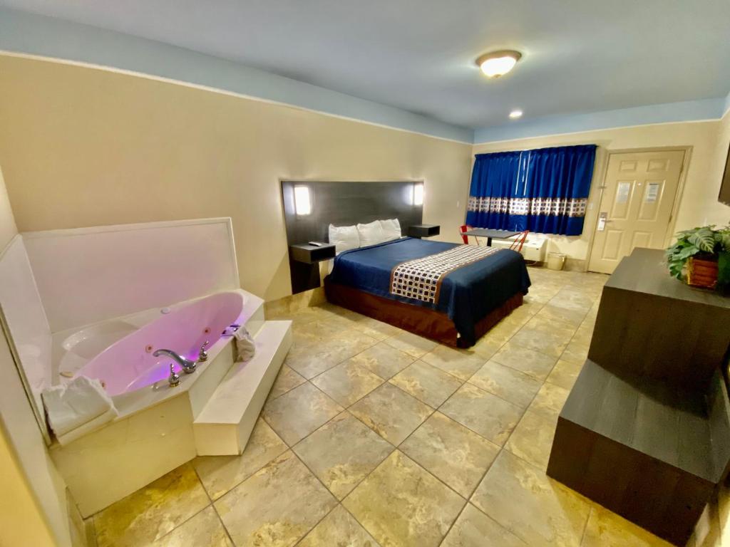 Texas Inn & Suites McAllen at La Plaza Mall and Airport photo 1