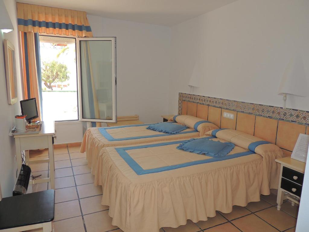 Boutique Hostal "Virgen del Mar Holidays" Room Type - Economy Triple Room