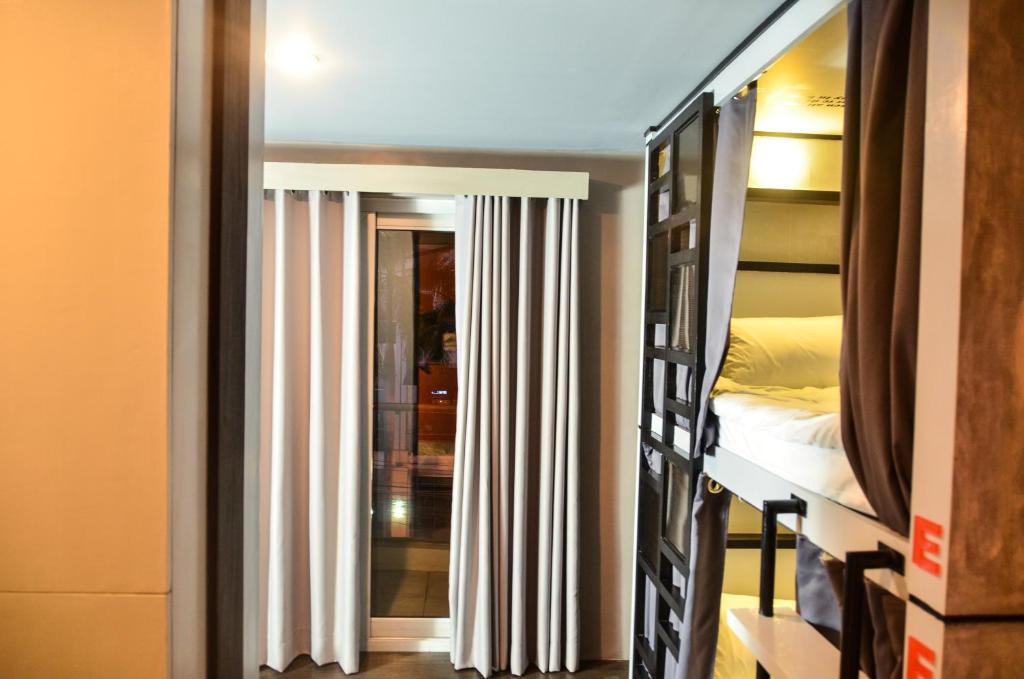 Апартаменты (Апартаменты с балконом), Zula Hostel
