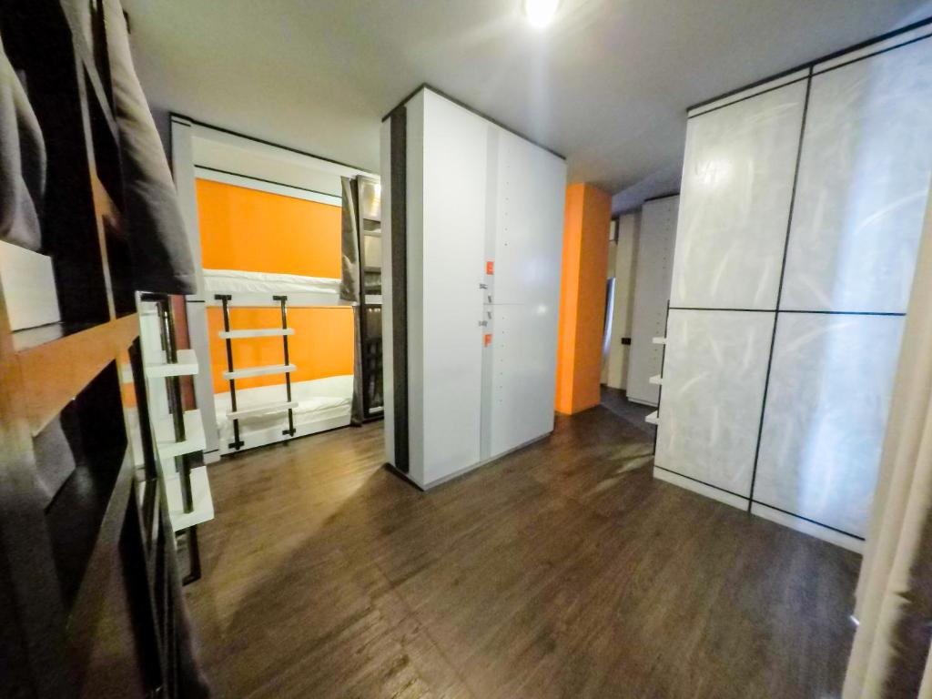 Апартаменты (Апартаменты с балконом), Zula Hostel
